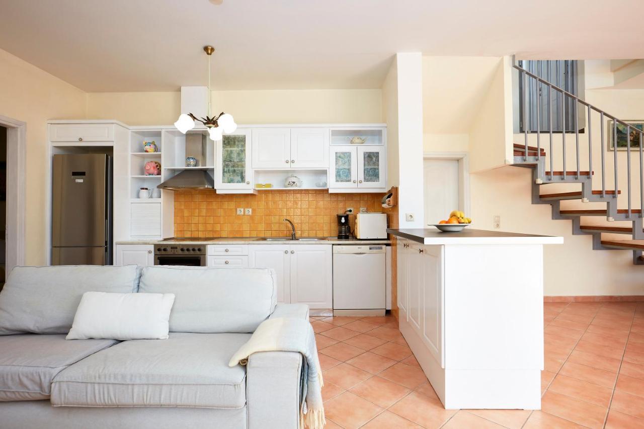 Seafront Villa Longobardi Chania  Exterior photo